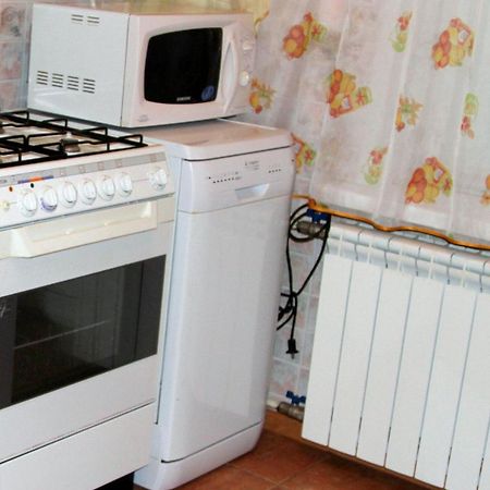 Apartment near metro Akademgorodok Kyiv Exterior foto